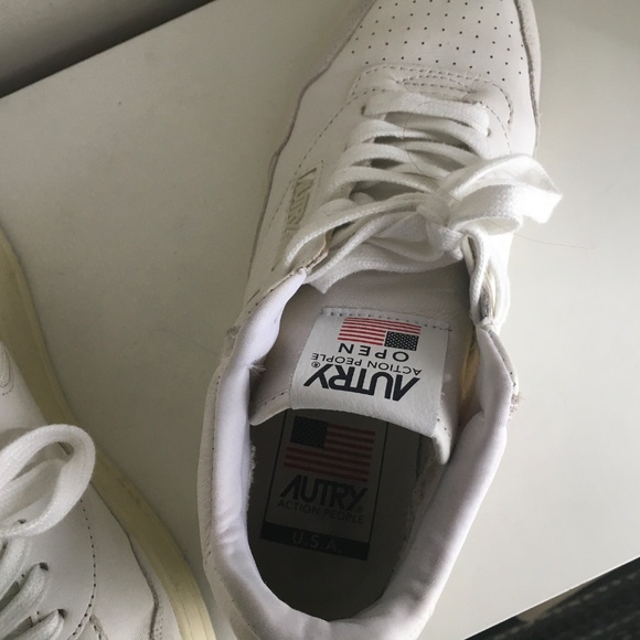 Designers Autry men’s sneakers - Picture 3 of 4